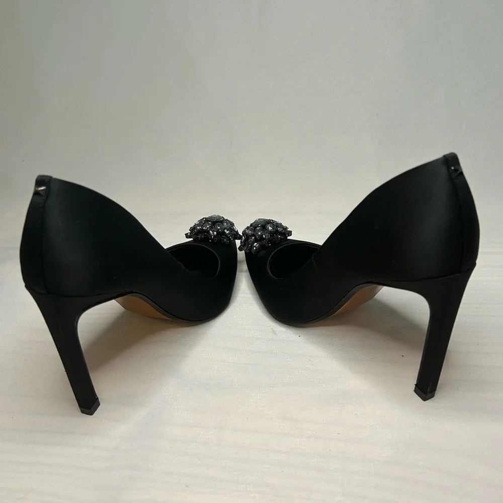 TED BAKER- Brayden Brooch Detail Courts Heels (NWOT) US Size 5.5 EU Size 35 - Picture 4 of 11